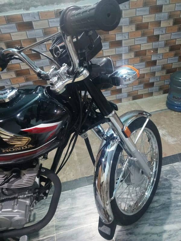 Honda 125 showroom condition (03099019119) 6