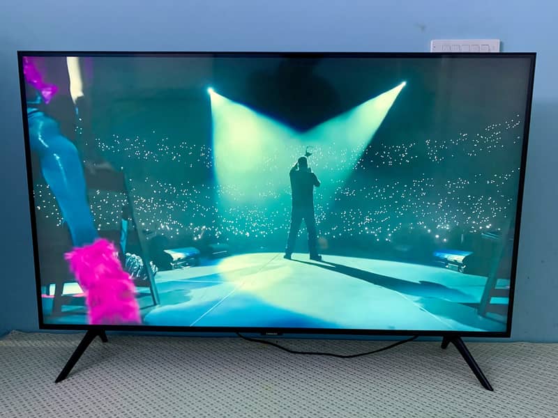 Samsung 43' Crystal UHD 4K Smart TV 2023 4