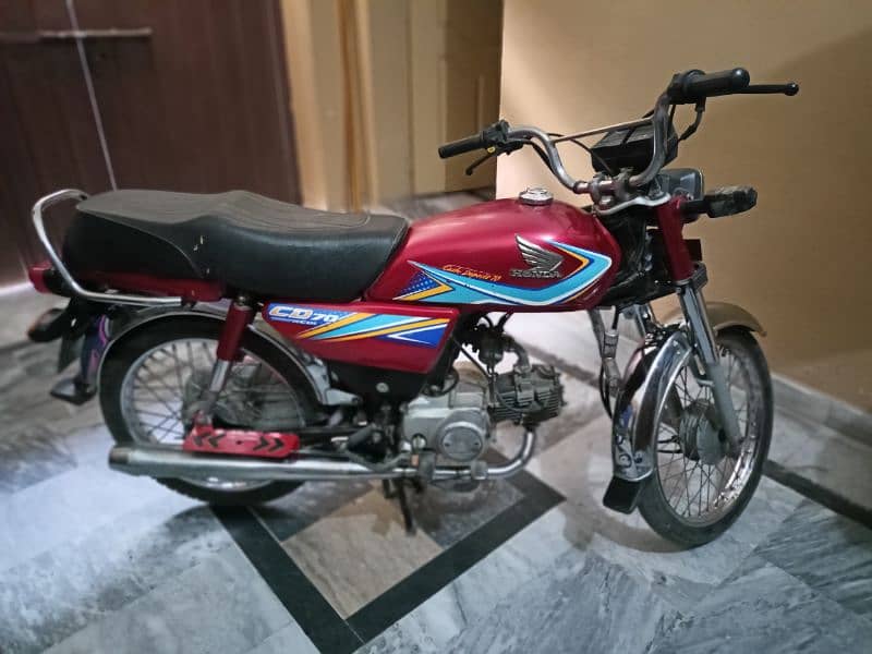 Honda CD 70 Red 2