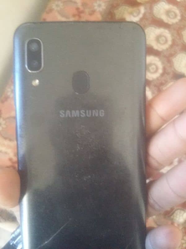 Samsung galaxy A20 (3/32)me(11000 contect only whatsapp no 03335213061 5