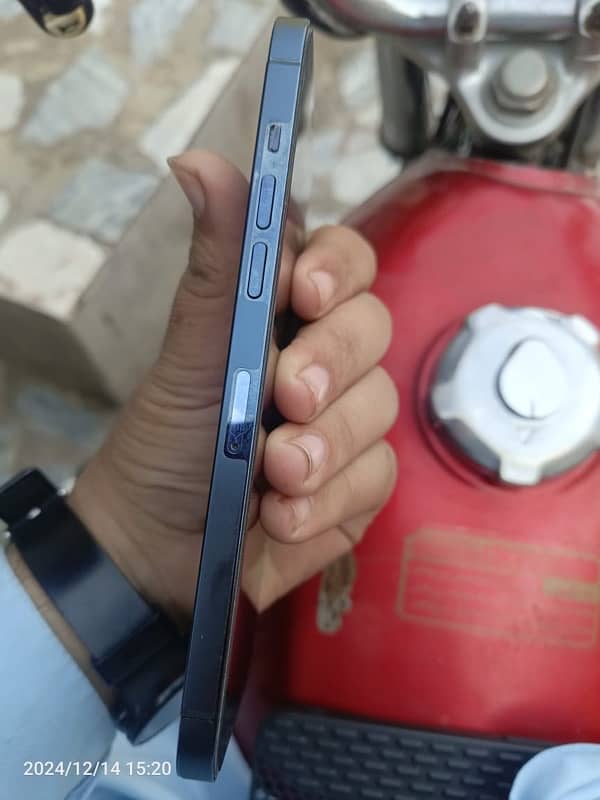 best condition iPhone 12 Pro Max 2