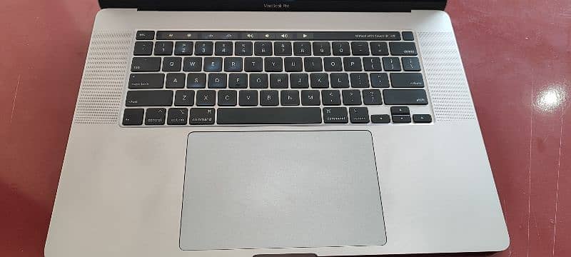 MacBook pro 2019 16_inches 1