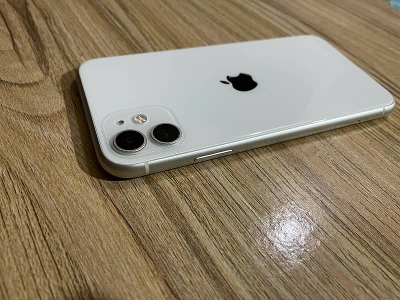 Iphone 11 128gb Factory unlock (Iphone 12 tecno camon 30) 4