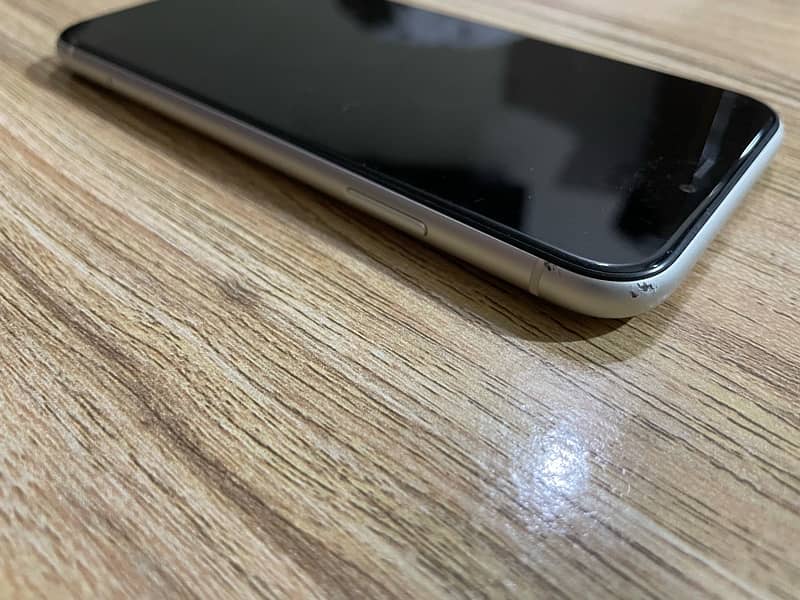 Iphone 11 128gb Factory unlock (Iphone 12 tecno camon 30) 7