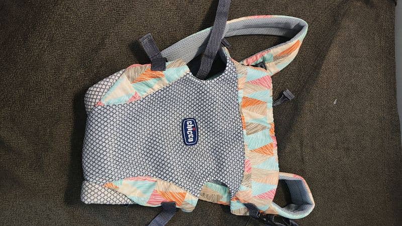 Chicco Baby Carrier Belt, Adjustable Straps, Ergonomic & Washable 1