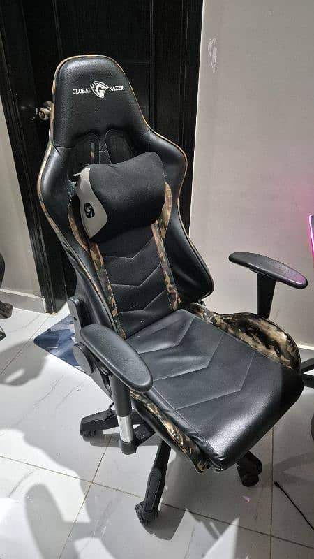 GLOBAL RAZER GAMING CHAIR 1