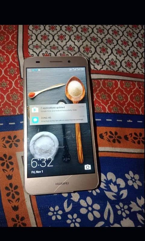 Huawei Y6 original mobile. Overall okay set. 2