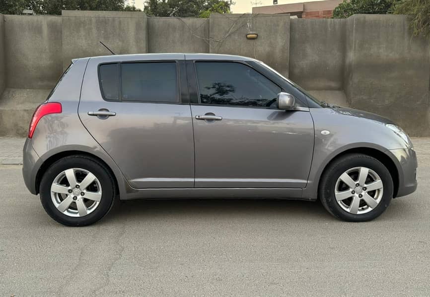 Suzuki Swift Dlx 1.3 Manual Transmission 3