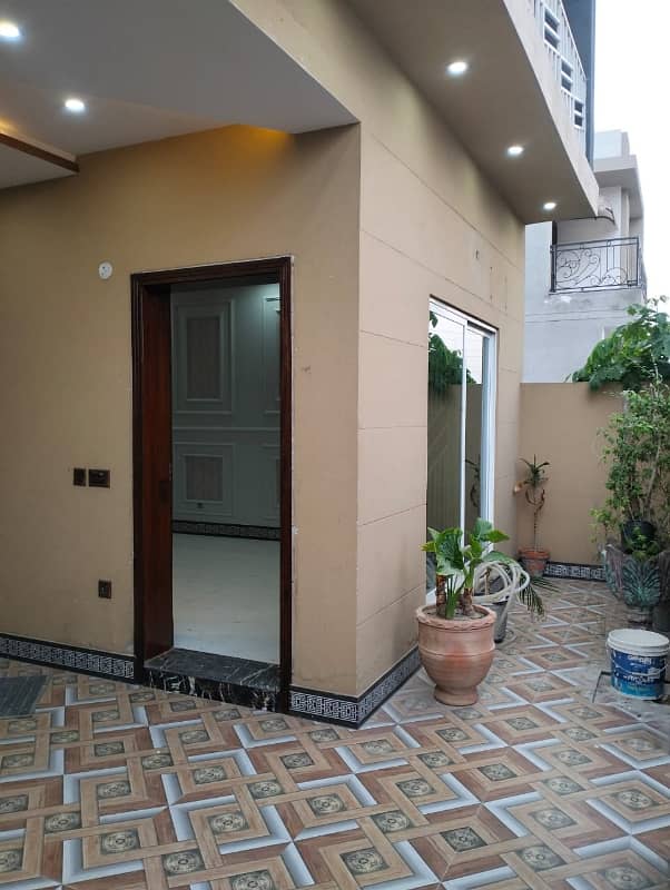 5 Marla Well Maintained Used Double Storey Used House is for Sale in Kabir Town Block E 1