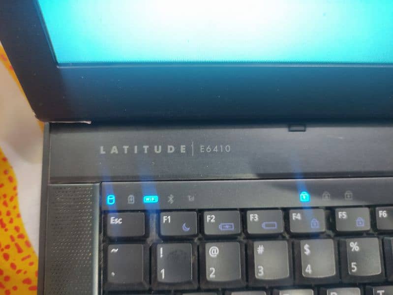 Dell Latitude E6410 Core i7  1st Generation 5