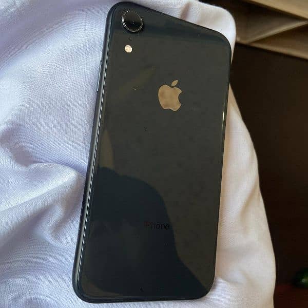 Apple iPhone XR 4