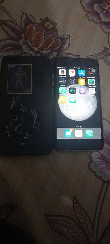 iphone 6 plus 16 gb 10 out of 10 condition with cover and protector 3