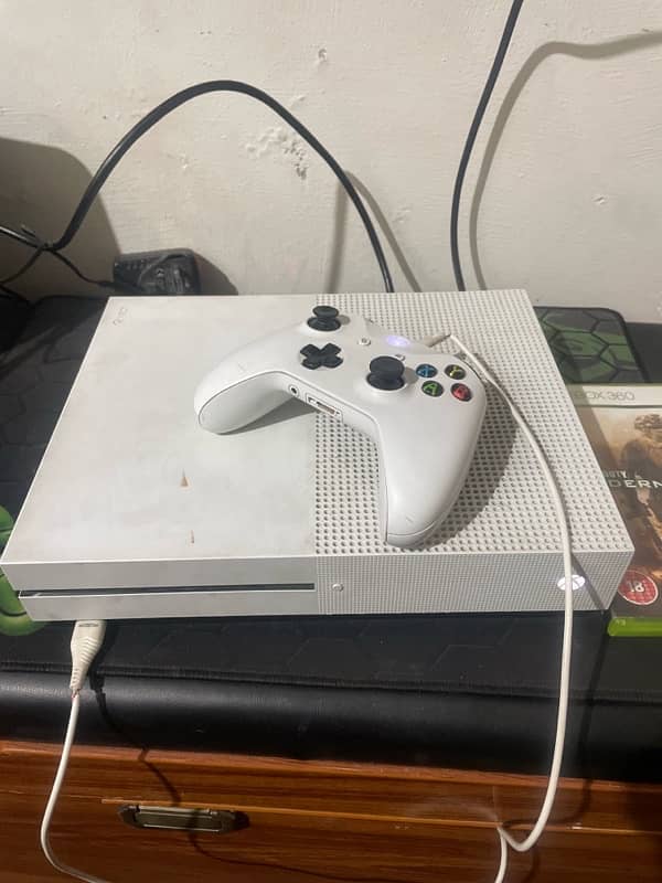 Xbox one S  1 tb 0