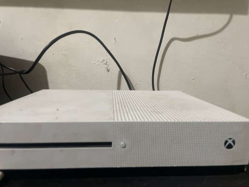 Xbox one S  1 tb 3