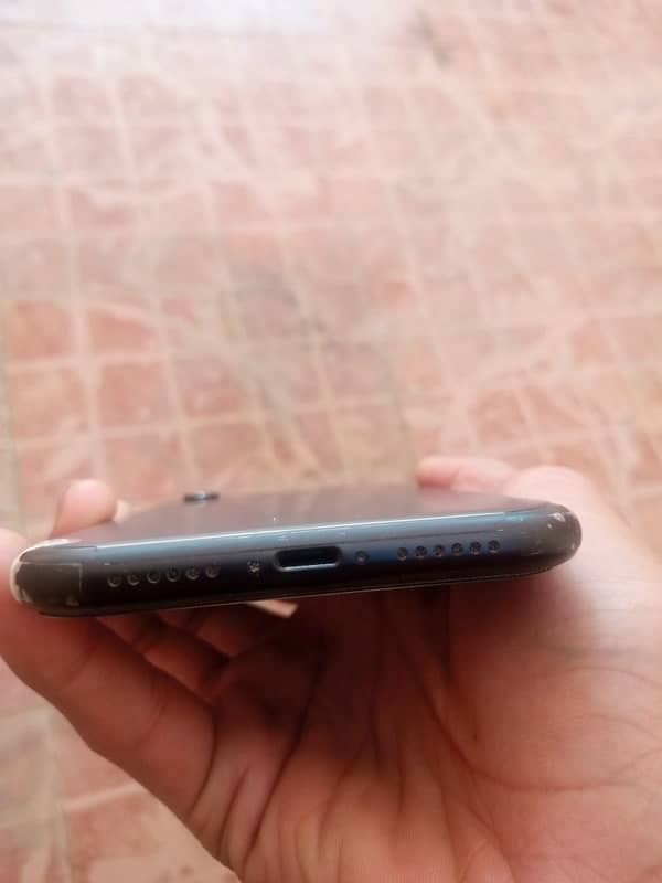 I PHONE XR 128GB FACTORY UNLOCKED 4