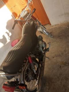 Honda 125 bike leney hai is leyai bejj raha ho