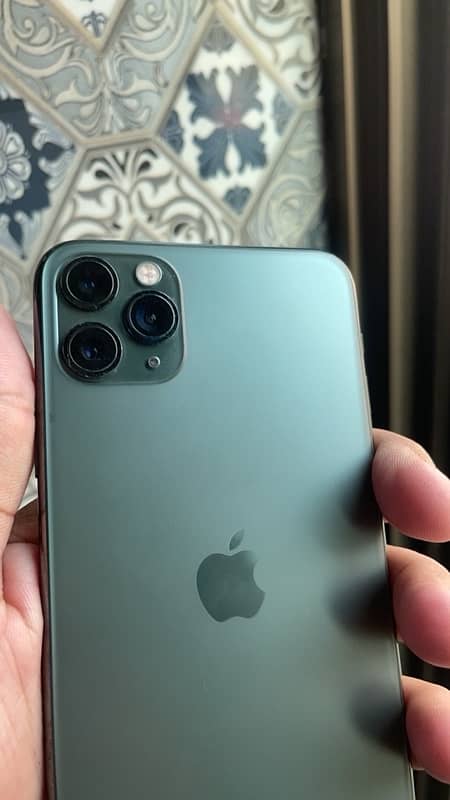 iphone 11 pro max 256Gb pta aproved 10 by 10 water pack 4