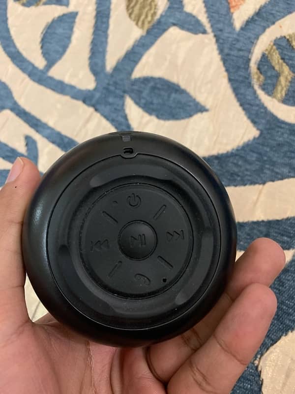 Lenovo bluetooth speaker 0