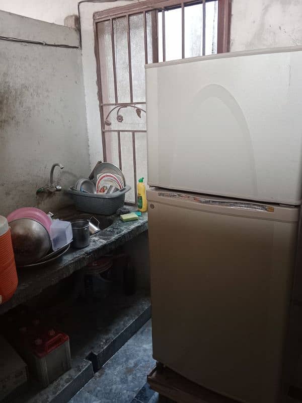 fridge behtarin condition home used hai 0