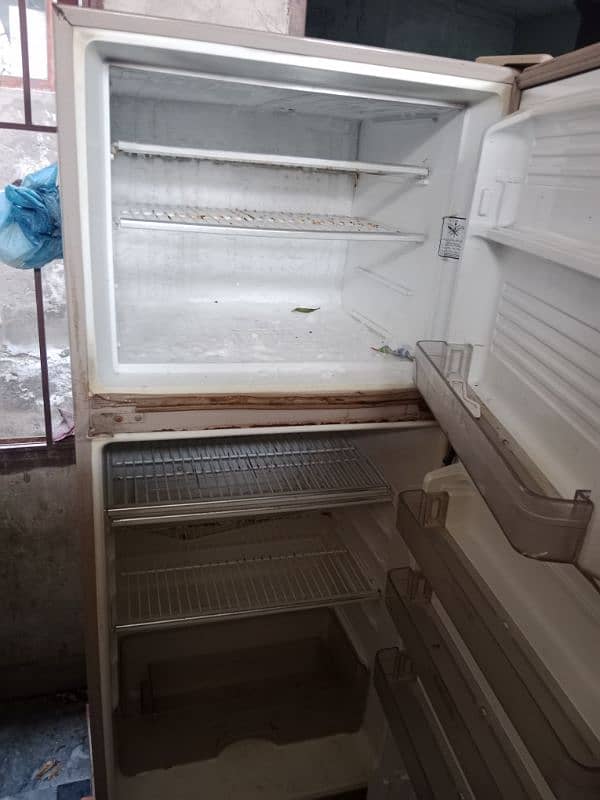 fridge behtarin condition home used hai 1