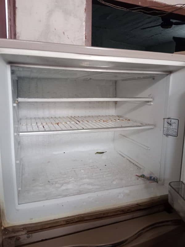 fridge behtarin condition home used hai 2