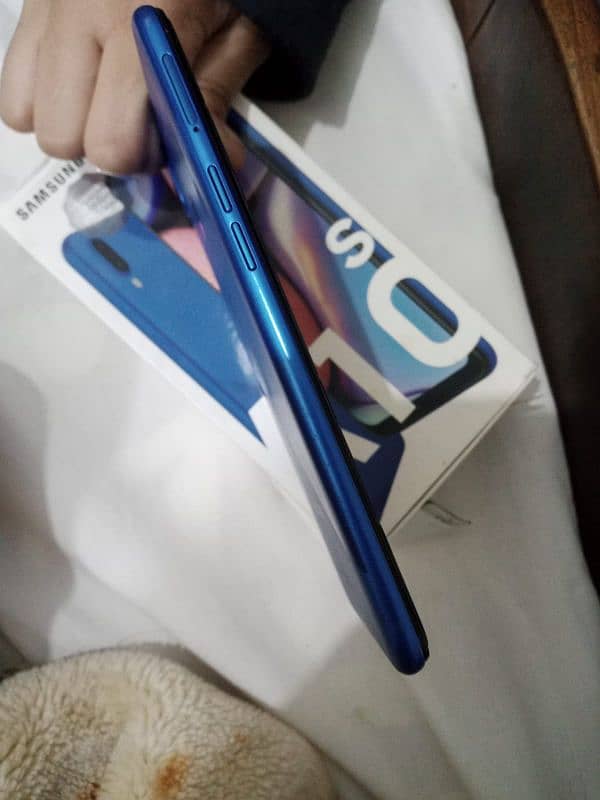 Samsung A10s 11