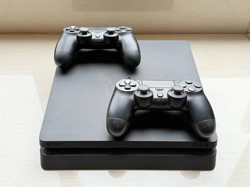 PS4 Slim with 2 controllers (Jail Break) 500-GB 0