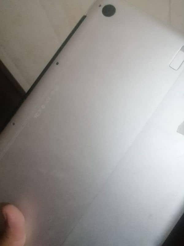 Apple laptop smart in MacBook air 1