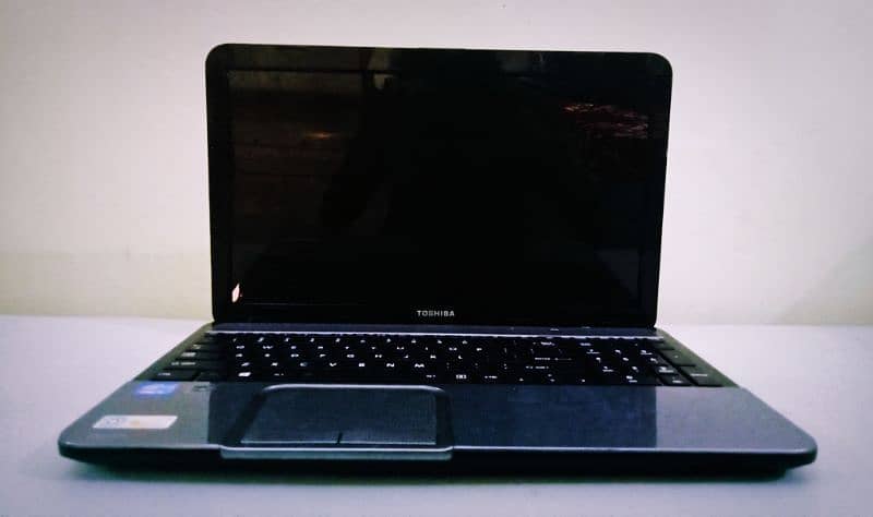 Toshiba big Screen laptop 2