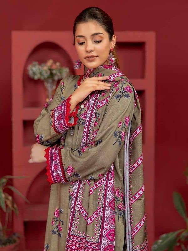 3 Pcs Women's Unstitched Lawn Printed Suit 3