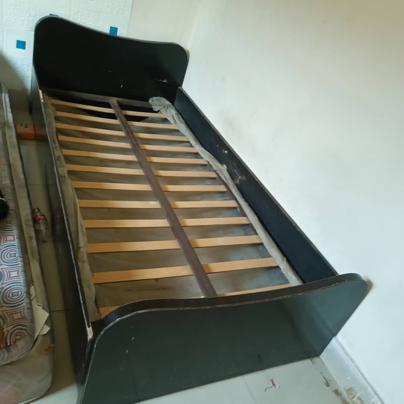 Single bed 0