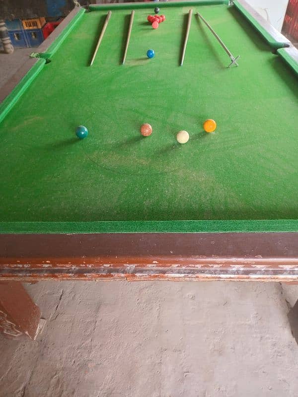 2snooker and 1 billiard table 4