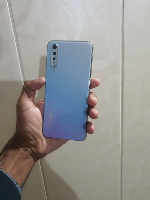 Vivo S1 6/128 duel SIM 4