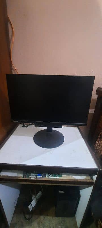 Lenovo 22 inch borderless monitor 1