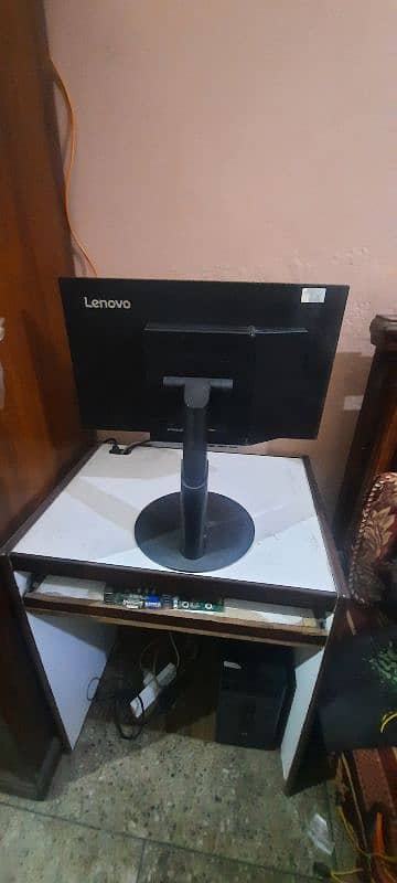 Lenovo 22 inch borderless monitor 3