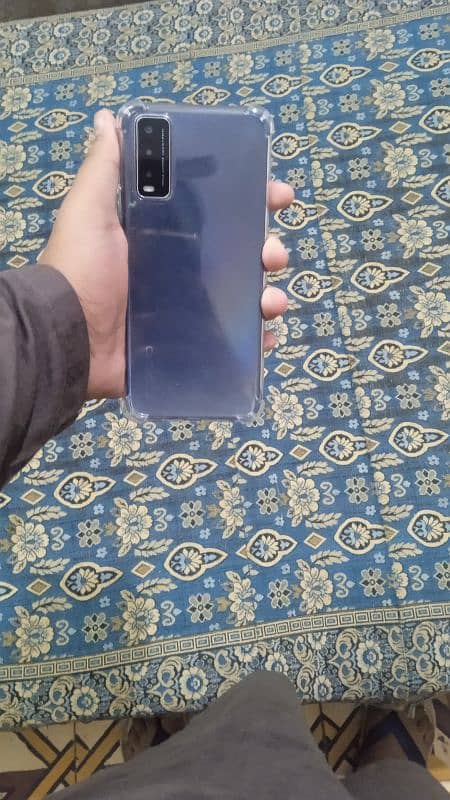 vivo y20 for sale at luns condition with box and charger 4