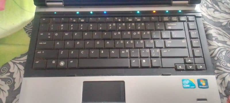 laptop HP core i5 urgent sale good running condition 1