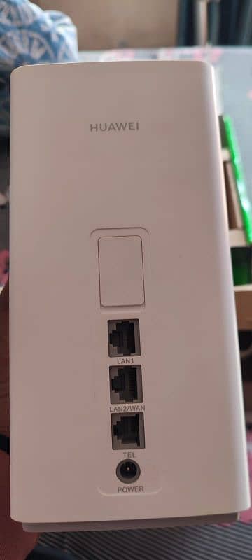 Huawei 4G+ WiFi SIM Router 3