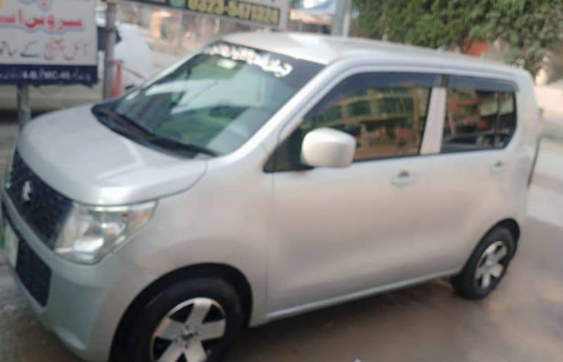 Wagon R Automatic. 2015 Japanese. . 2019 Reg. Lahore num. Home used car. 2