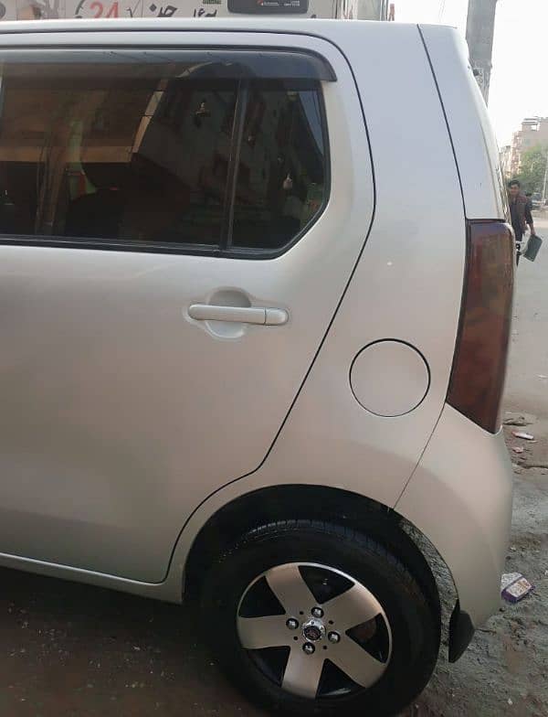 Wagon R Automatic. 2015 Japanese. . 2019 Reg. Lahore num. Home used car. 3