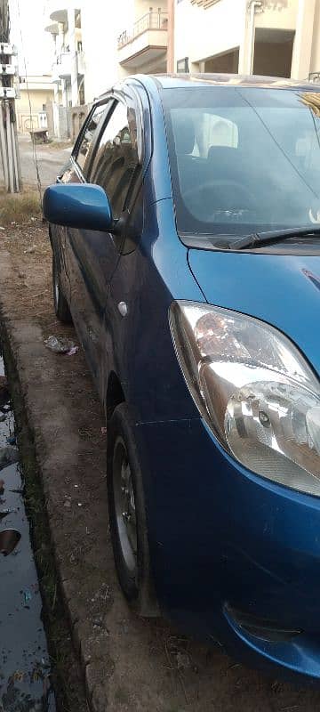 Toyota Vitz 2012 3