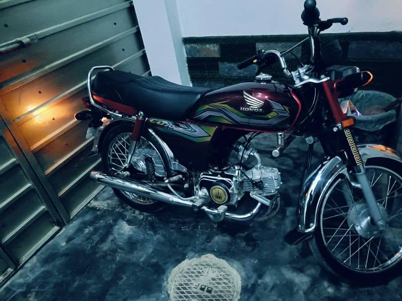 saaf bike hy  new halat my 1 owner ke nam py hy bohat kam chale hy l 10