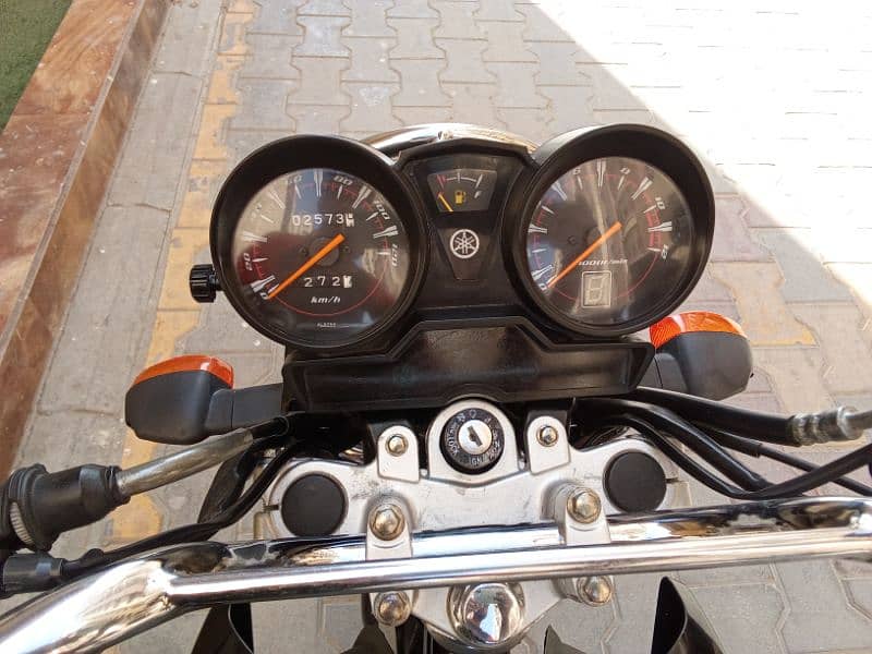 Yamaha YBR 125G model 2024, under warranty 10