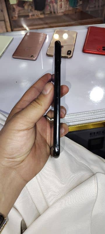 Iphone 11 Pro max Watar proof Gv 7