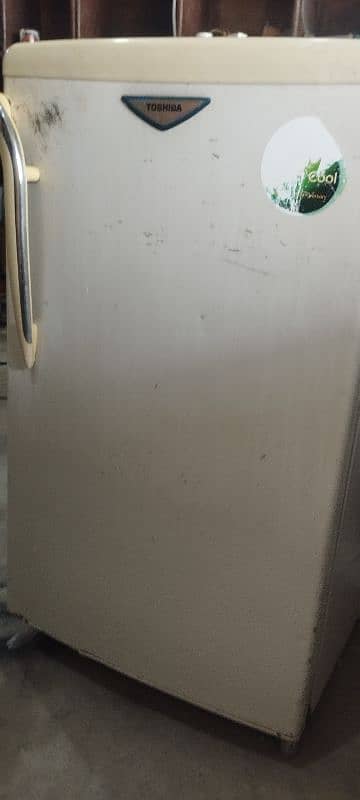 Toshiba single door Fridge 0