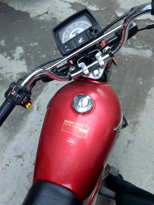 Honda CD 70 2023 3