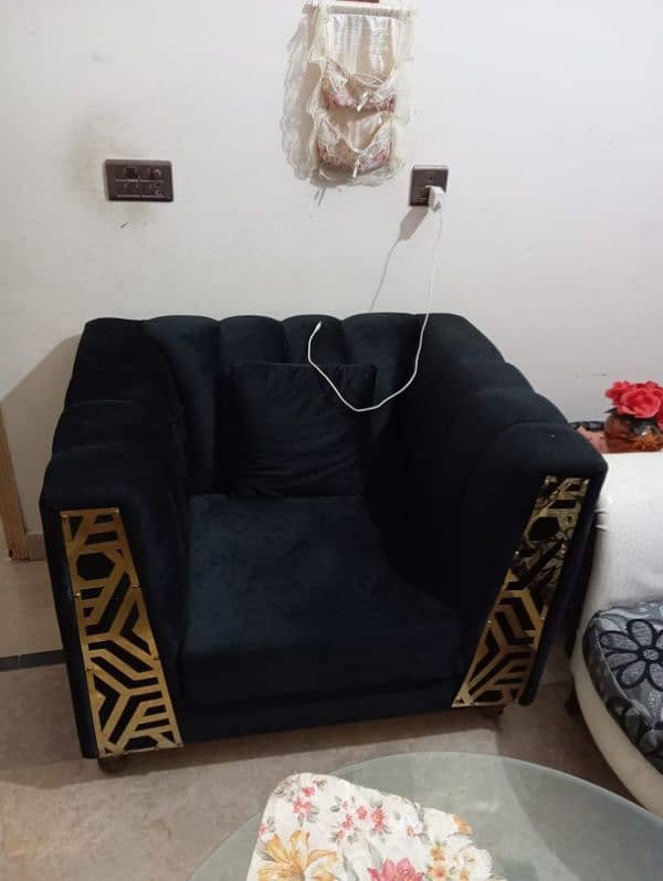 5 seater sofa set urgent sale 2