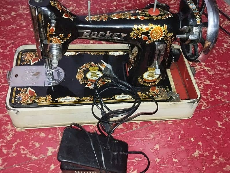 sewing machine with electric motor & machine cover 2