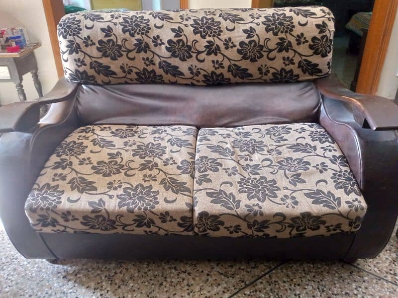 Sofa set 5 seater + table 0