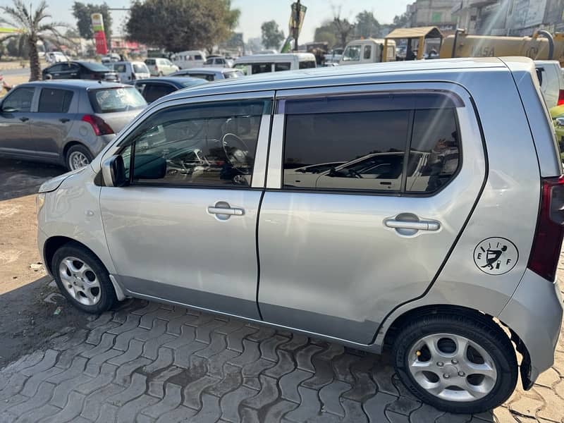 Suzuki Wagon R 2015 1